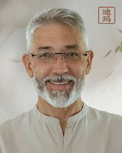 Dmitry Bobrovsky – Reiki-Master und Ausbilder bei SpellText